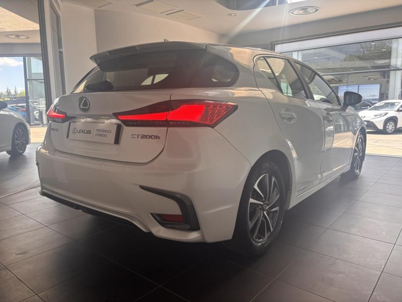 Photo 6 de l’annonce de LEXUS CT d’occasion à vendre à MONTFAVET