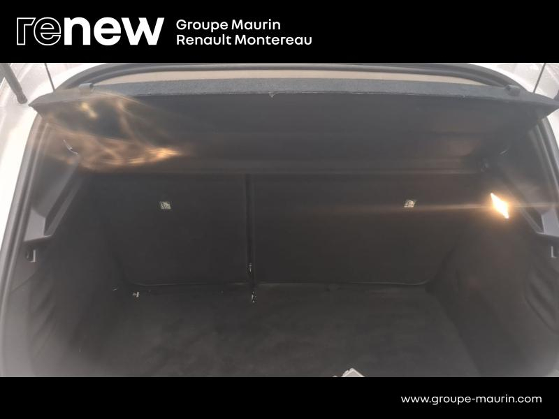 Photo 13 de l’annonce de RENAULT Clio d’occasion à vendre à VARENNES SUR SEINE