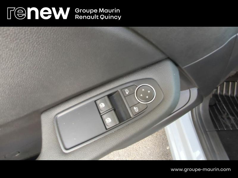 Photo 13 de l’annonce de RENAULT Clio d’occasion à vendre à QUINCY-SOUS-SÉNART