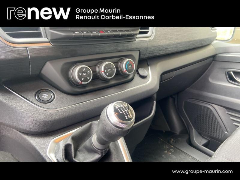 Photo 18 de l’annonce de NISSAN Primastar Combi d’occasion à vendre à CORBEIL-ESSONNES
