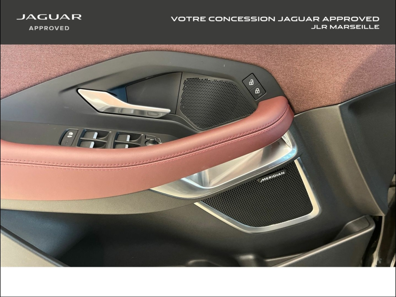 Photo 9 de l’annonce de JAGUAR E-Pace d’occasion à vendre à MARSEILLE