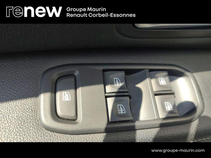 Photo 16 de l’annonce de DACIA Duster d’occasion à vendre à CORBEIL-ESSONNES