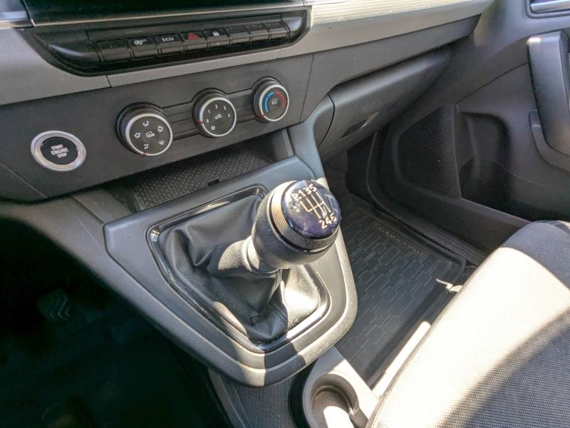 Photo 20 de l’annonce de RENAULT Kangoo Van d’occasion à vendre à DRAGUIGNAN