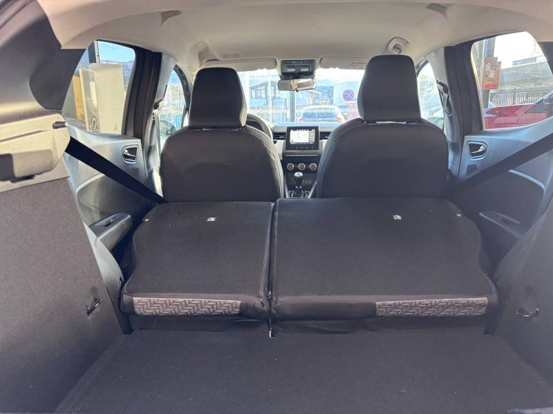 Photo 8 de l’annonce de RENAULT Clio d’occasion à vendre à ANNEMASSE