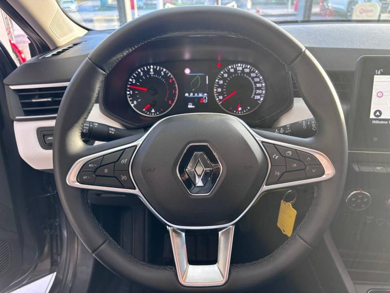 Photo 14 de l’annonce de RENAULT Clio d’occasion à vendre à ANNEMASSE