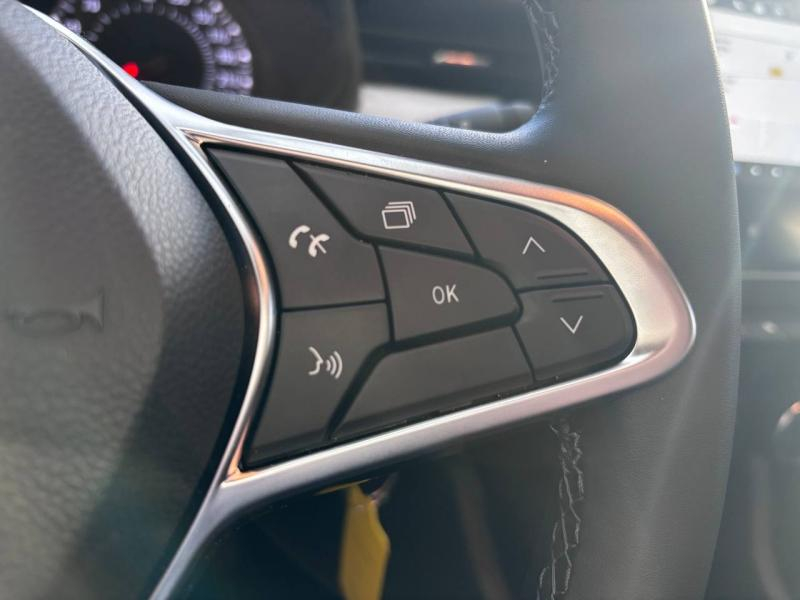 Photo 17 de l’annonce de RENAULT Clio d’occasion à vendre à ANNEMASSE