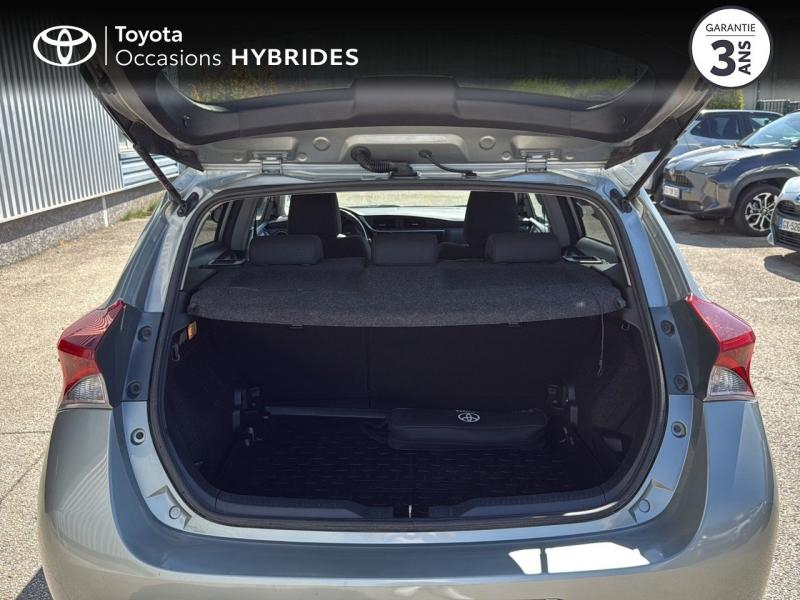 Photo 10 de l’annonce de TOYOTA Auris d’occasion à vendre à NÎMES