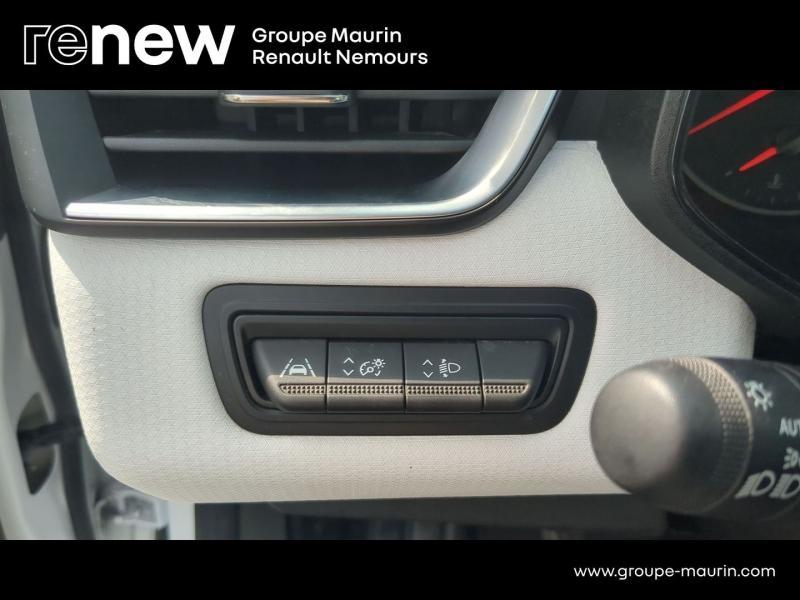Photo 18 de l’annonce de RENAULT Clio d’occasion à vendre à SAINT PIERRE LES NEMOURS