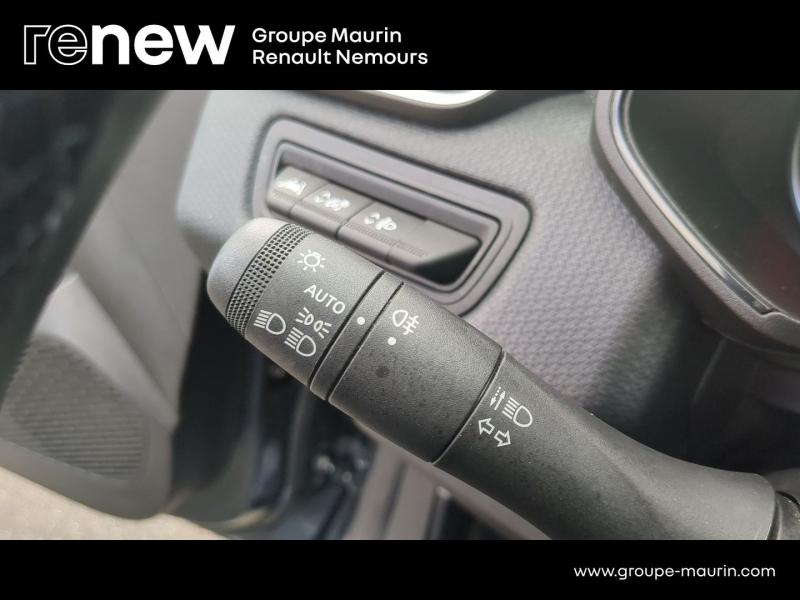 Photo 19 de l’annonce de RENAULT Clio d’occasion à vendre à SAINT PIERRE LES NEMOURS