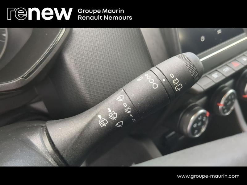 Photo 20 de l’annonce de RENAULT Clio d’occasion à vendre à SAINT PIERRE LES NEMOURS