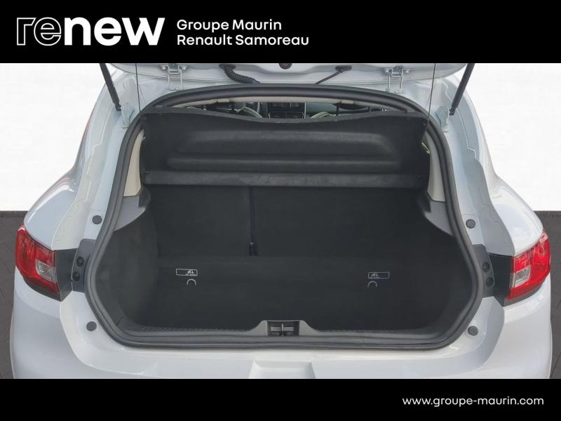 Photo 8 de l’annonce de RENAULT Clio d’occasion à vendre à SAMOREAU