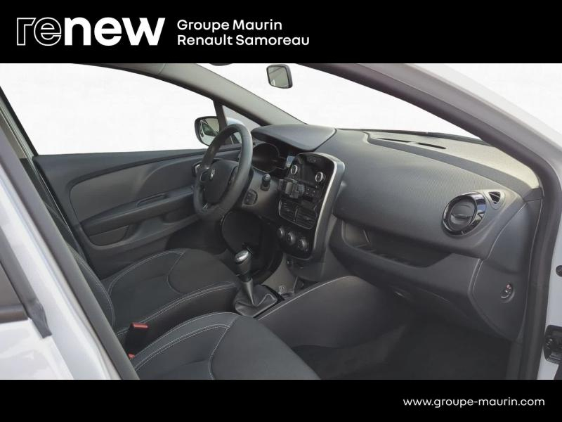 Photo 11 de l’annonce de RENAULT Clio d’occasion à vendre à SAMOREAU