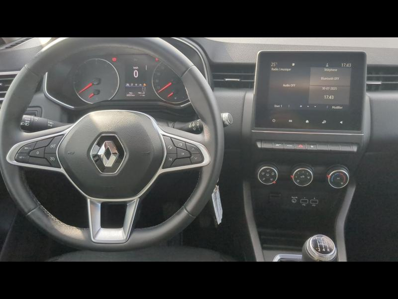 Photo 14 de l’annonce de RENAULT Clio d’occasion à vendre à SAINT PIERRE LES NEMOURS