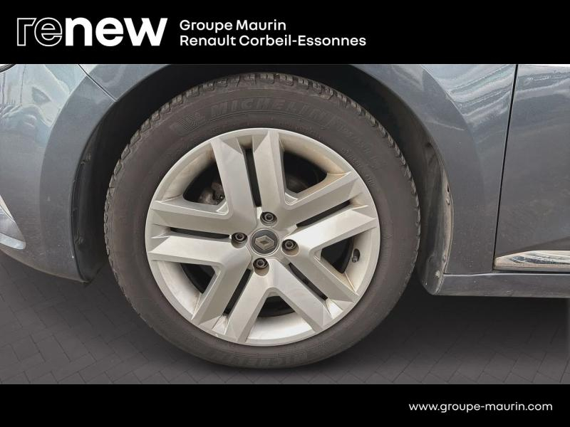 Photo 19 de l’annonce de RENAULT Clio d’occasion à vendre à CORBEIL-ESSONNES