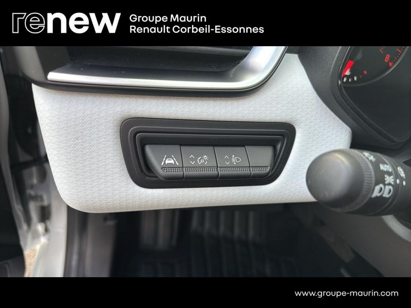 Photo 14 de l’annonce de RENAULT Clio d’occasion à vendre à CORBEIL-ESSONNES