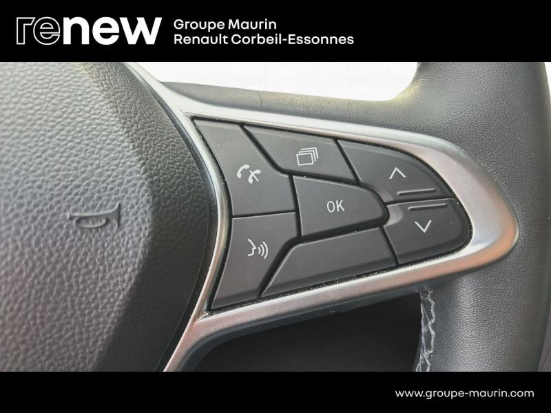 Photo 16 de l’annonce de RENAULT Clio d’occasion à vendre à CORBEIL-ESSONNES