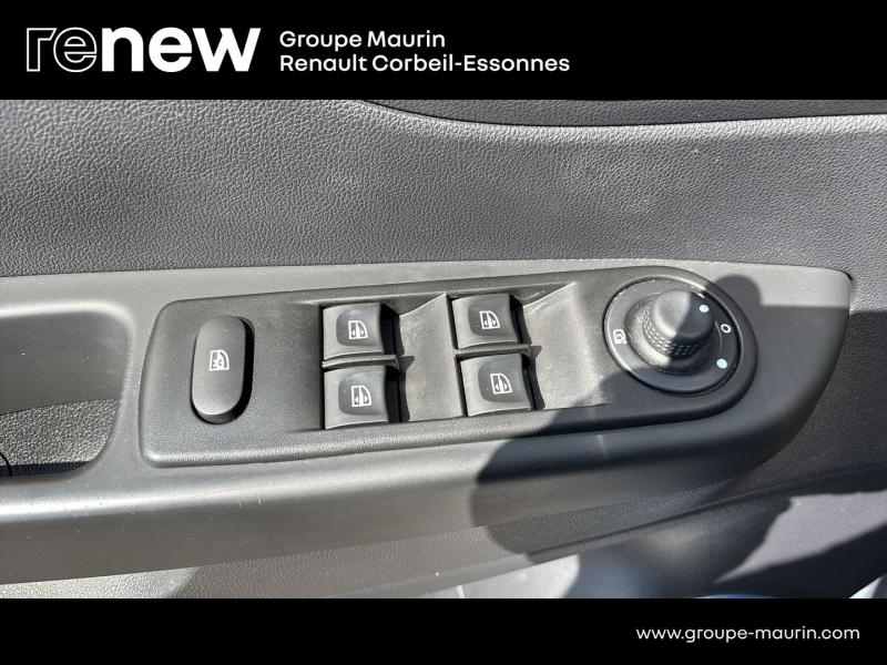 Photo 16 de l’annonce de RENAULT Captur d’occasion à vendre à CORBEIL-ESSONNES
