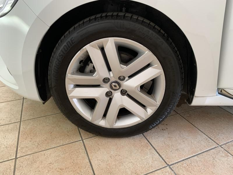Photo 15 de l’annonce de RENAULT Clio d’occasion à vendre à CHENNEVIÈRES-SUR-MARNE