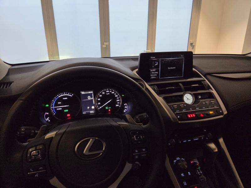 Photo 4 de l’annonce de LEXUS NX d’occasion à vendre à AUBIÈRE