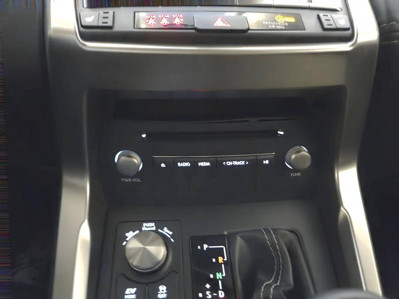 Photo 8 de l’annonce de LEXUS NX d’occasion à vendre à AUBIÈRE