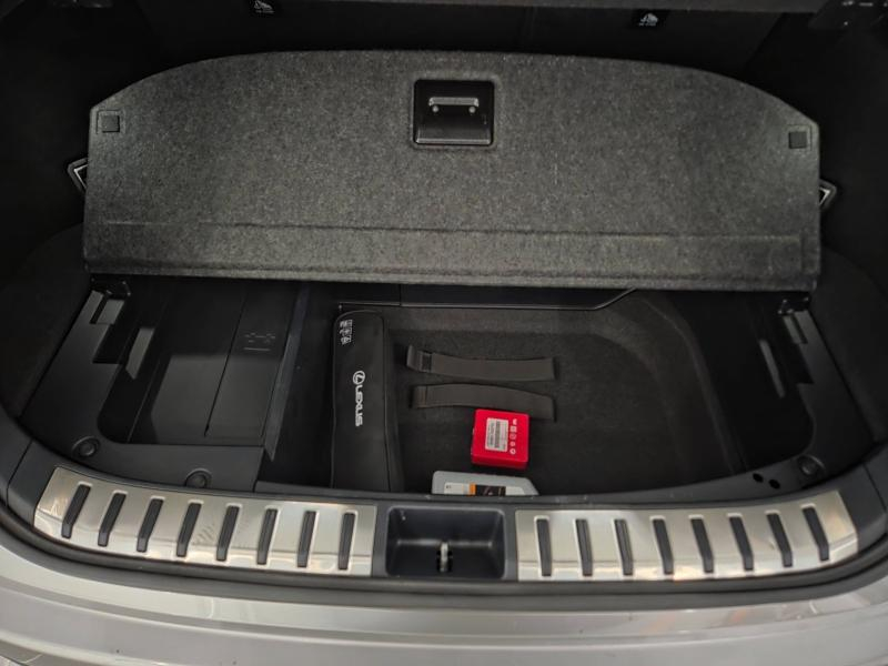 Photo 13 de l’annonce de LEXUS NX d’occasion à vendre à AUBIÈRE