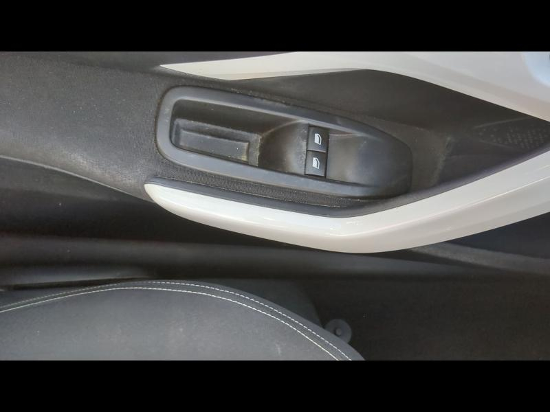 Photo 15 de l’annonce de PEUGEOT 208 d’occasion à vendre à BOLLÈNE