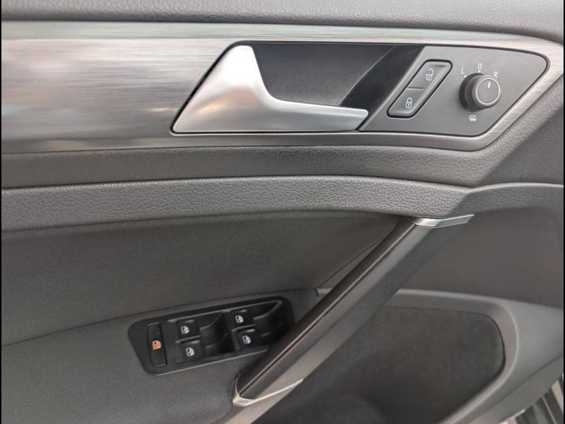 Photo 8 de l’annonce de VOLKSWAGEN Golf d’occasion à vendre à PAYS DE GEX