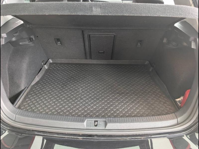 Photo 11 de l’annonce de VOLKSWAGEN Golf d’occasion à vendre à PAYS DE GEX