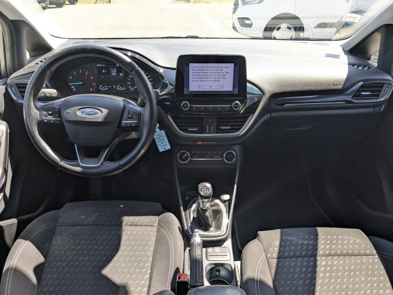 Photo 14 de l’annonce de FORD Fiesta d’occasion à vendre à DRAGUIGNAN