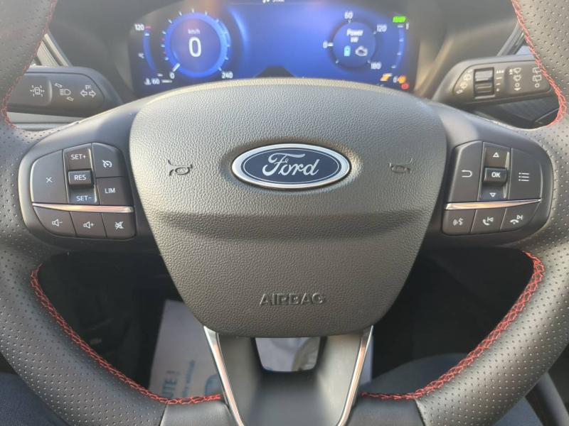 Photo 15 de l’annonce de FORD Kuga d’occasion à vendre à ARLES