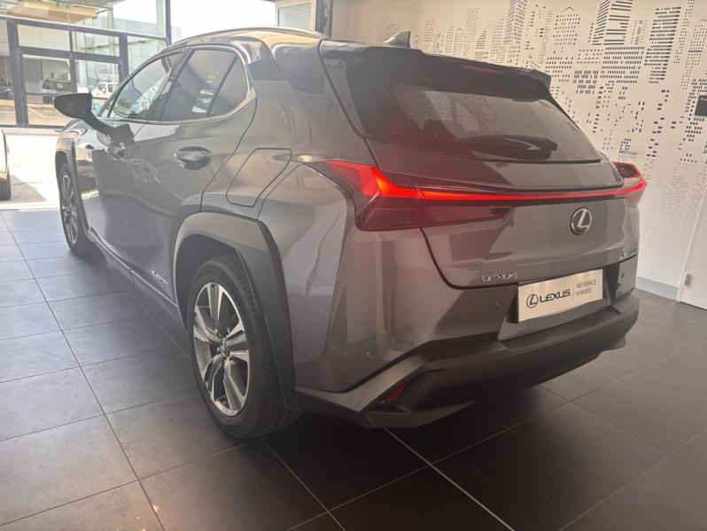 Photo 13 de l’annonce de LEXUS UX d’occasion à vendre à MONTFAVET