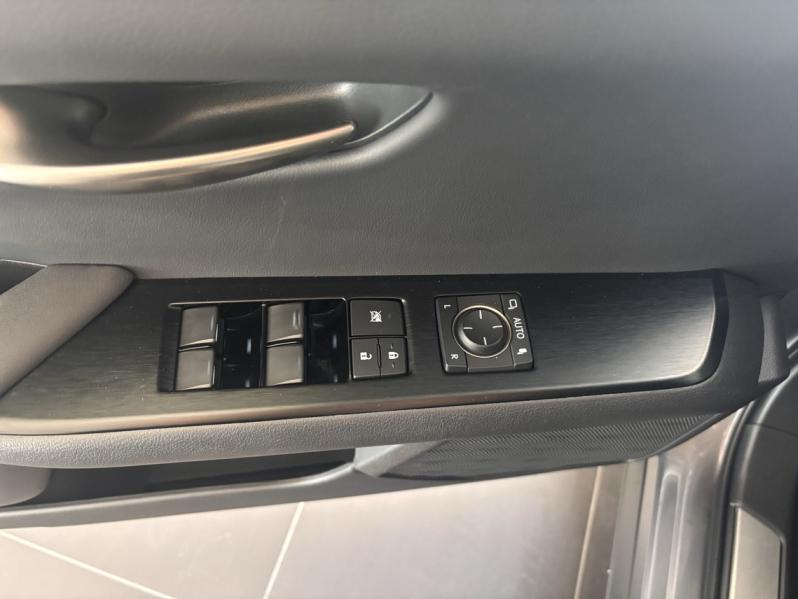 Photo 15 de l’annonce de LEXUS UX d’occasion à vendre à MONTFAVET