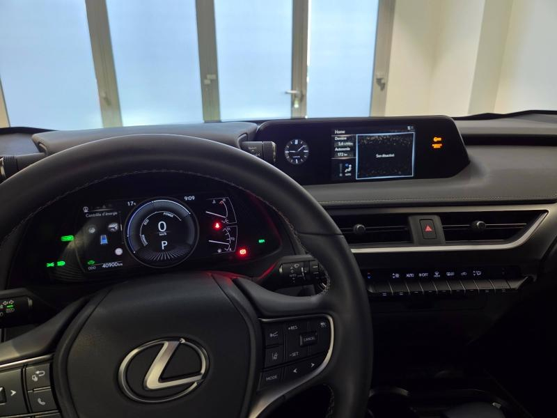 Photo 4 de l’annonce de LEXUS UX d’occasion à vendre à AUBIÈRE