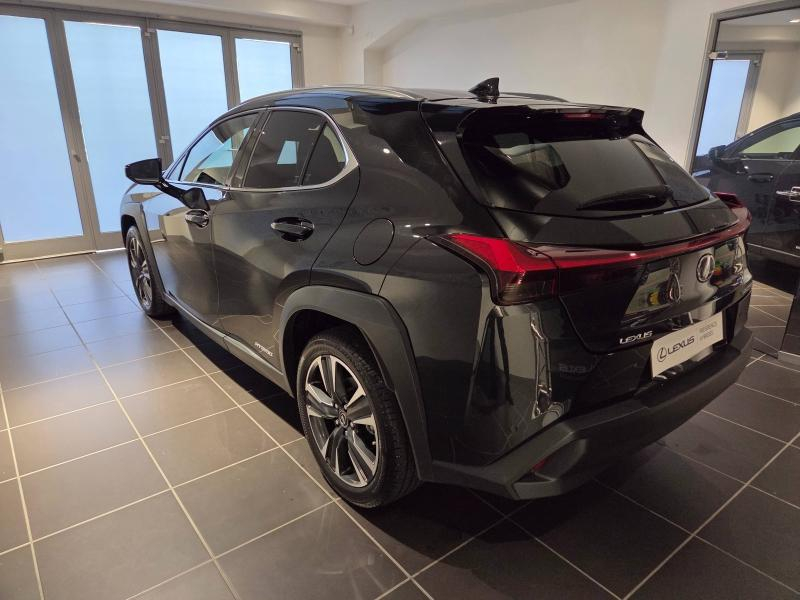 Photo 12 de l’annonce de LEXUS UX d’occasion à vendre à AUBIÈRE
