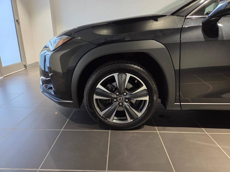 Photo 16 de l’annonce de LEXUS UX d’occasion à vendre à AUBIÈRE