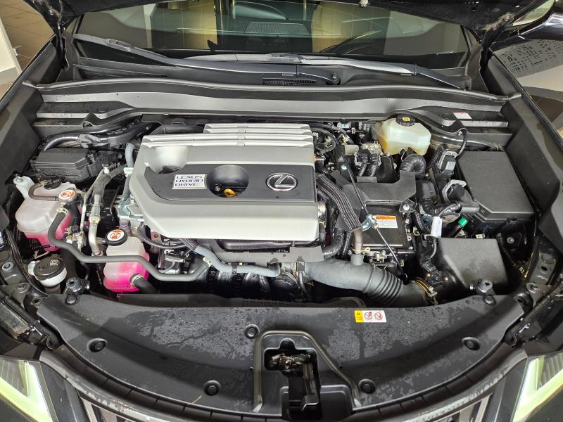 Photo 17 de l’annonce de LEXUS UX d’occasion à vendre à AUBIÈRE