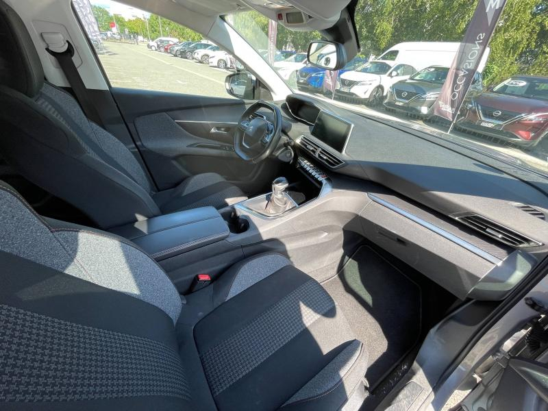 Photo 9 de l’annonce de PEUGEOT 3008 d’occasion à vendre à GRENOBLE