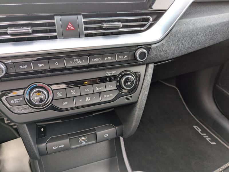Photo 17 de l’annonce de KIA e-Niro d’occasion à vendre à MANOSQUE