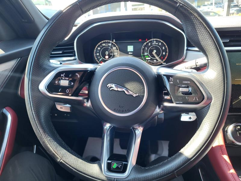 Photo 16 de l’annonce de JAGUAR F-Pace d’occasion à vendre à ANNECY