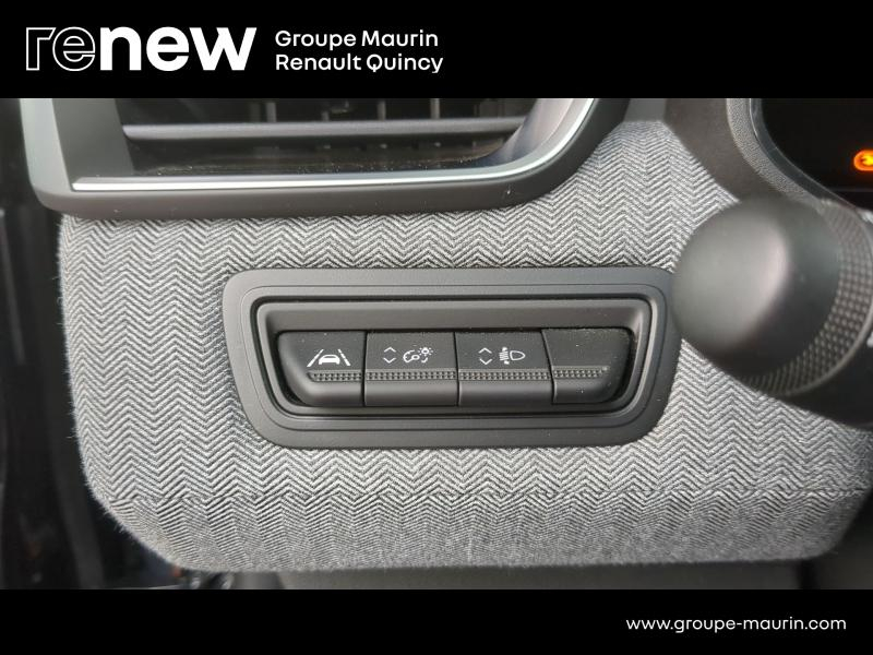 Photo 11 de l’annonce de RENAULT Clio d’occasion à vendre à QUINCY-SOUS-SÉNART