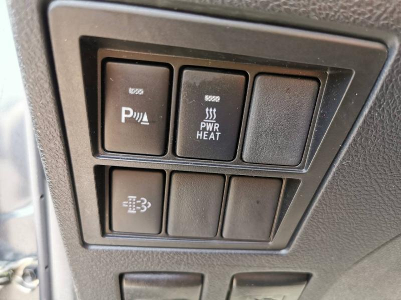 Photo 4 de l’annonce de TOYOTA Hilux VUL d’occasion à vendre à VITROLLES