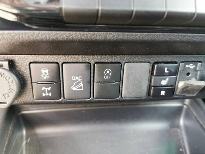 Photo 5 de l’annonce de TOYOTA Hilux VUL d’occasion à vendre à VITROLLES