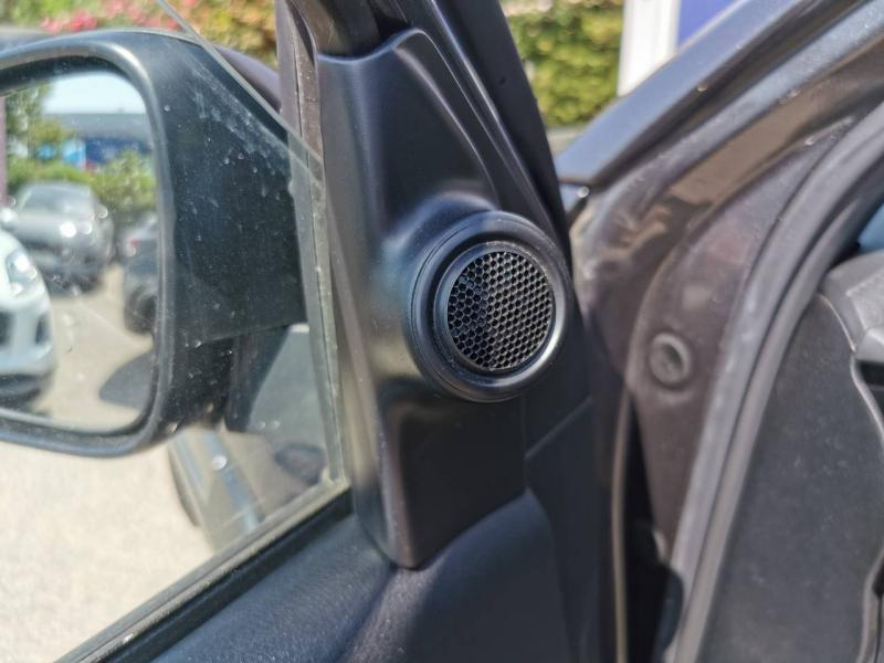 Photo 11 de l’annonce de TOYOTA Hilux VUL d’occasion à vendre à VITROLLES