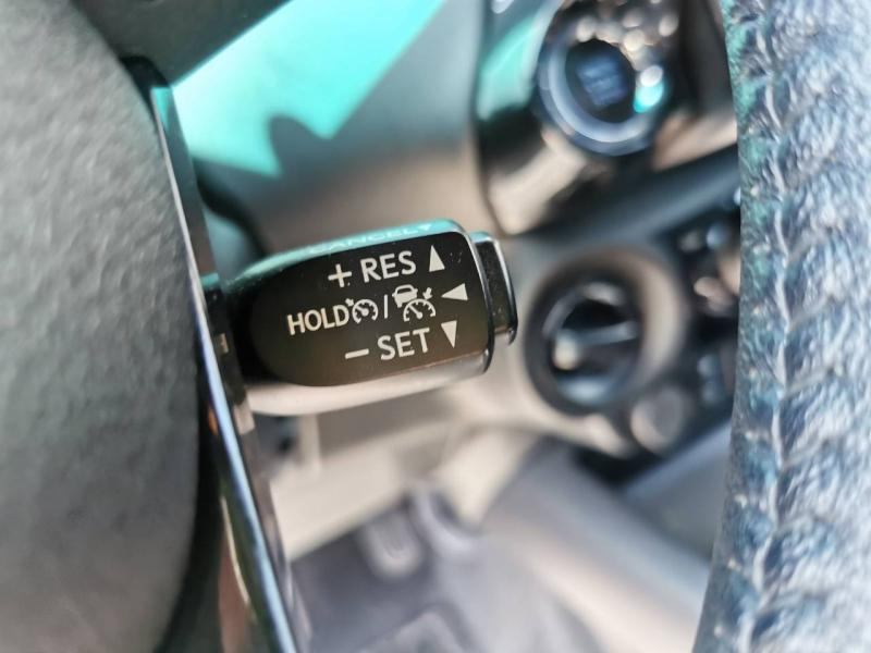 Photo 12 de l’annonce de TOYOTA Hilux VUL d’occasion à vendre à VITROLLES