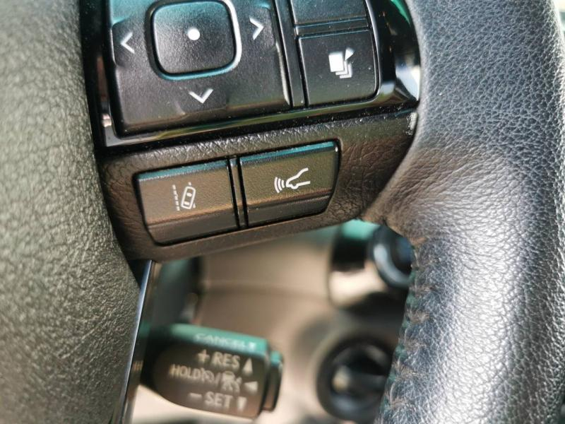 Photo 13 de l’annonce de TOYOTA Hilux VUL d’occasion à vendre à VITROLLES