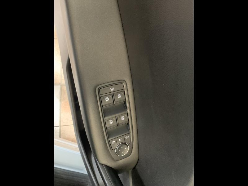 Photo 8 de l’annonce de RENAULT Captur d’occasion à vendre à CHENNEVIÈRES-SUR-MARNE