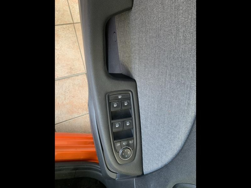 Photo 16 de l’annonce de RENAULT Clio d’occasion à vendre à CHENNEVIÈRES-SUR-MARNE