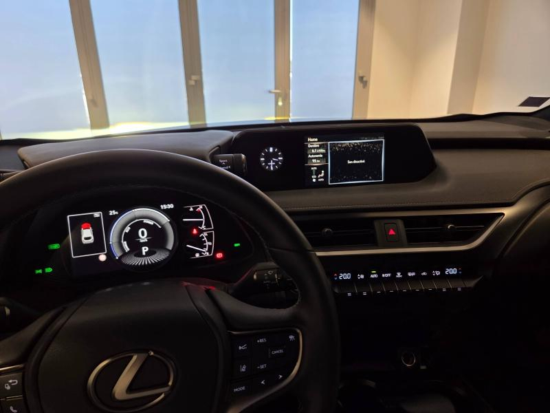 Photo 5 de l’annonce de LEXUS UX d’occasion à vendre à AUBIÈRE