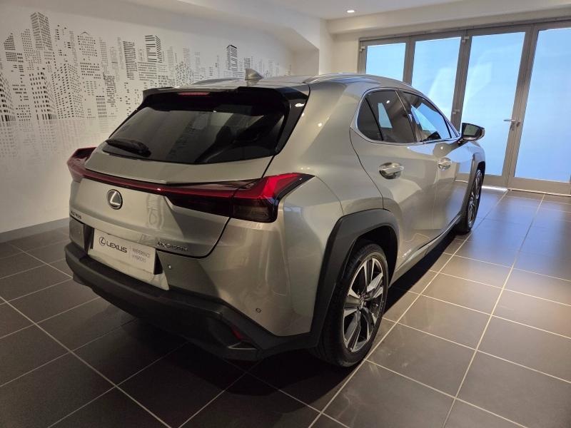 Photo 17 de l’annonce de LEXUS UX d’occasion à vendre à AUBIÈRE