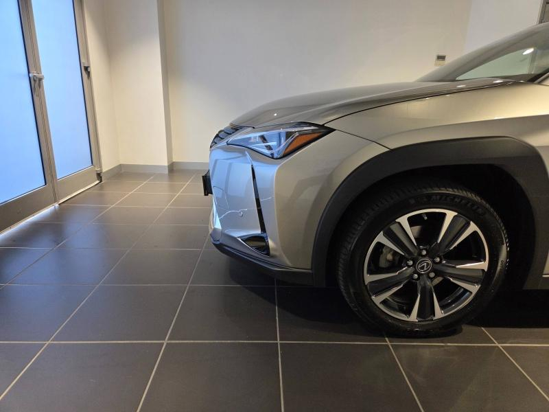 Photo 18 de l’annonce de LEXUS UX d’occasion à vendre à AUBIÈRE